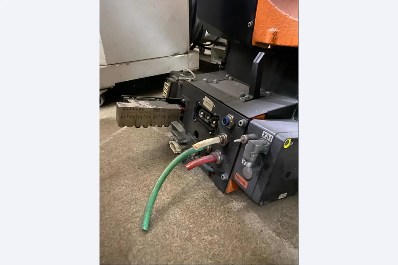 Industrieroboter, Metallbearbeitungsmaschinen sowie Mess- und Prüfgeräte etc.-8